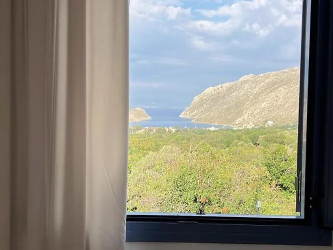 Taxiarchis 2* سيمي