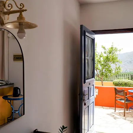Aparthotel Taxiarchis Symi