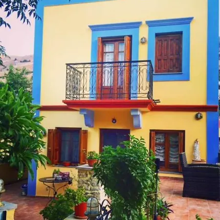 Aparthotel Taxiarchis